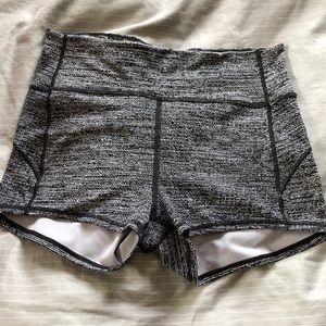 Lululemon size 10 short
